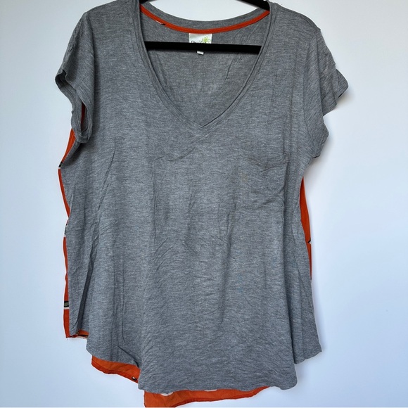 Cute Anthropologie grey & orange top, stretchy front, silky duck print in back - Picture 3 of 6